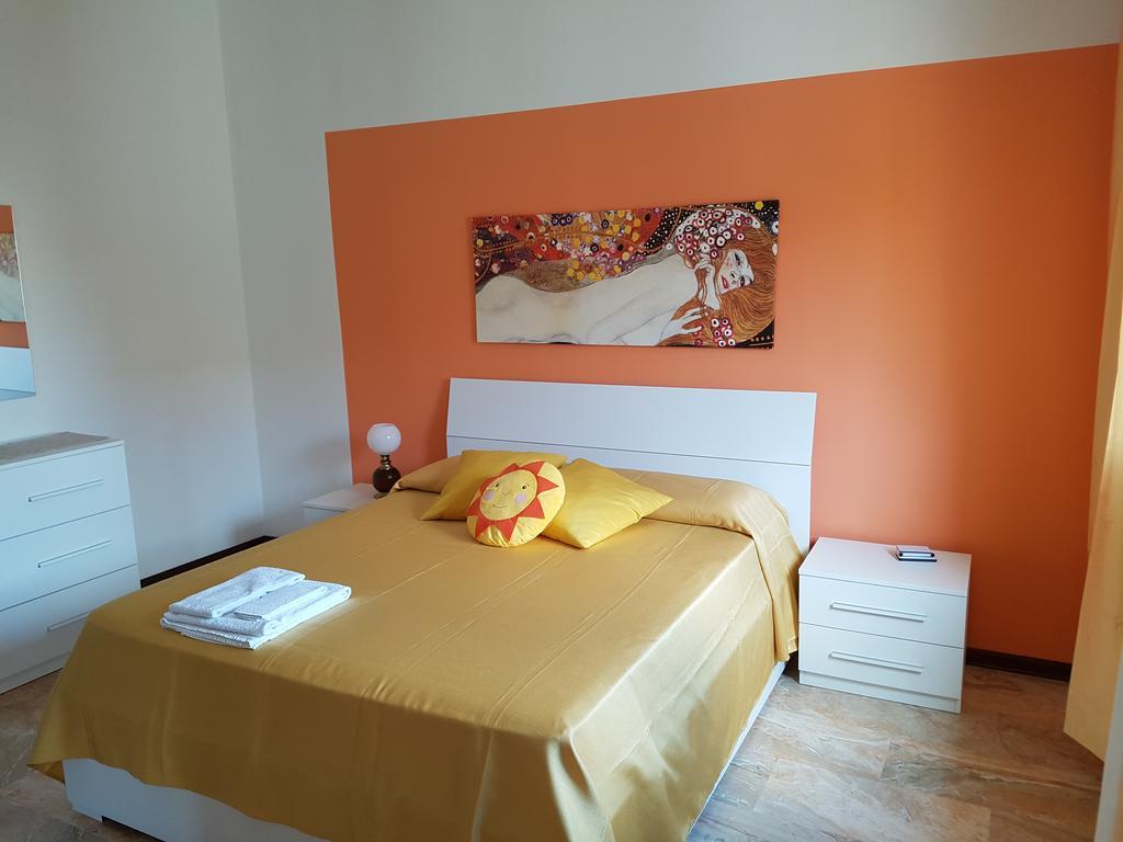 B&B Soleluna Massa Fiscaglia Екстериор снимка